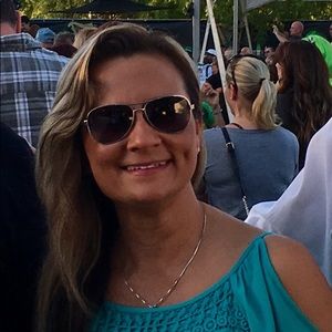 Meet your Posher, Mia